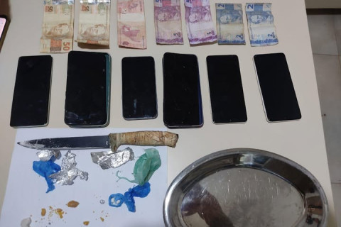 TRÁFICO DE DROGAS/CUMPRIMENTO DE MANDADO DE PRISÃO
