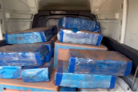 Em menos de uma hora, PRF apreende quase uma tonelada de maconha na BR-277, em Guarapuava (PR)