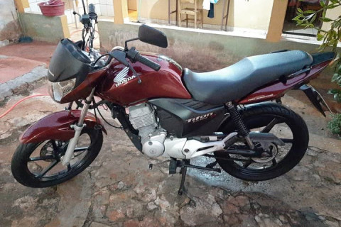 TRABALHADOR TEM MOTO FURTADA EM BANDEIRANTES