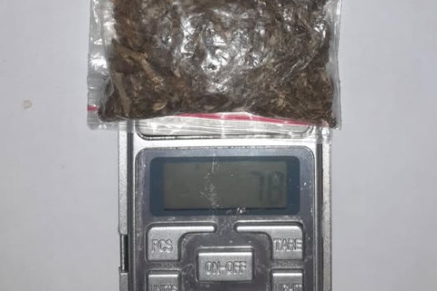 POLÍCIA MILITAR APREENDE MENOR POR POSSE DE ENTORPECENTE EM SANTO ANTÔNIO DA PLATINA/PR