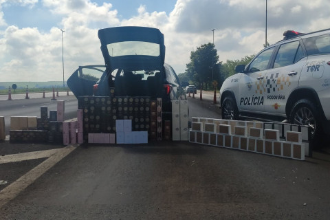 TÁTICO OSTENSIVO RODOVIÁRIO APREENDE PRODUTOS DE DESCAMINHO EM RODOVIA DE SANTA CRUZ DO RIO PARDO/SP