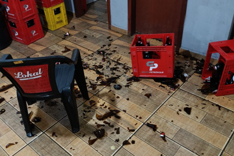 POLÍCIA MILITAR DETÉM CASAL POR DANOS EM ESTABELECIMENTO COMERCIAL EM WENCESLAU BRAZ/PR