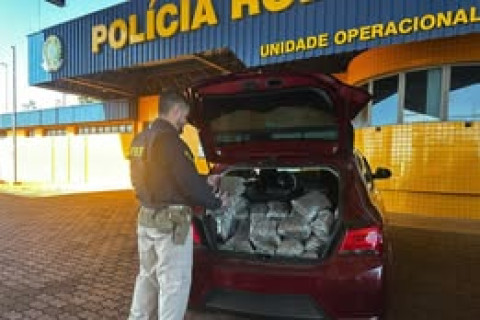 PRF apreende 122 kg de maconha em veículo na BR-277 em Cascavel