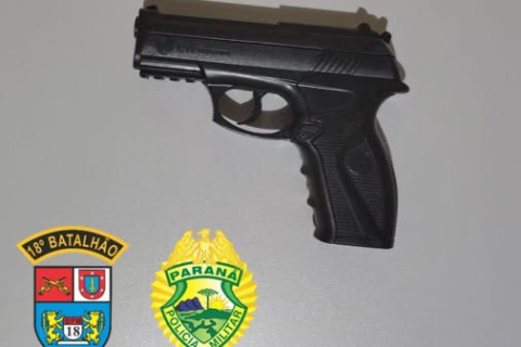 Polícia Militar apreende simulacro idêntico a uma pistola em Santa Amélia e um elemento é preso