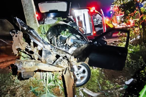Grave acidente entre Abatiá e Ribeirão do Pinhal deixa três pessoas feridas