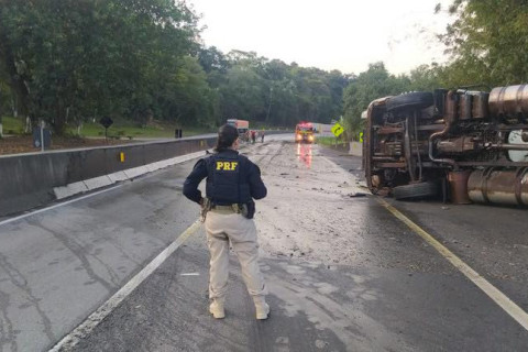 PRF registra aumento de mortes em acidentes com caminhões no Paraná
